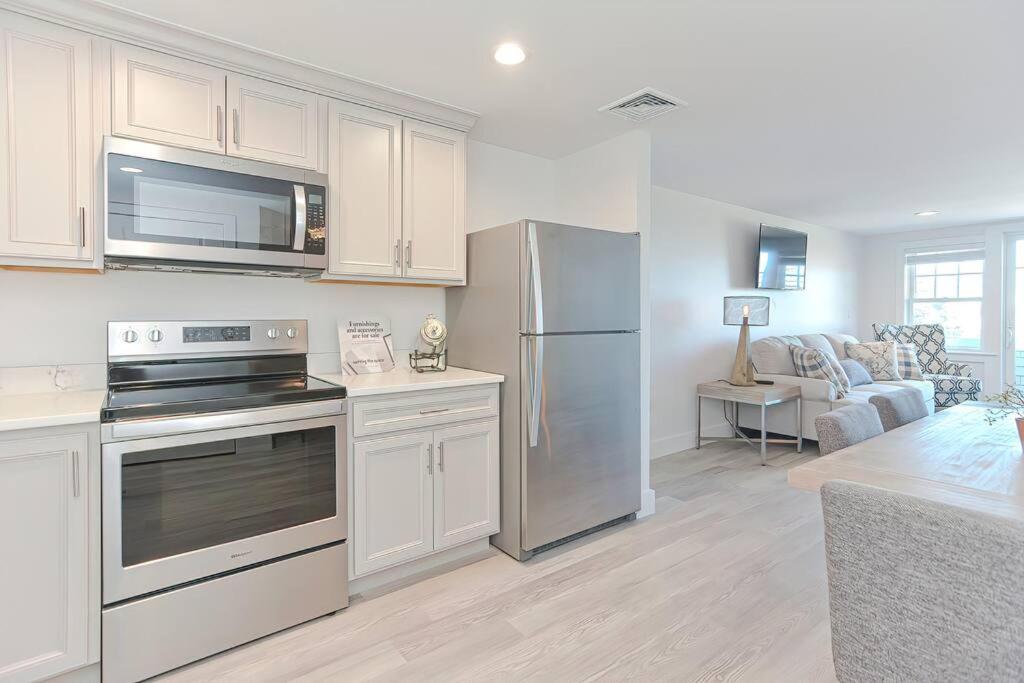 Downtown Plymouth Waterfront Luxury Condos Buitenkant foto