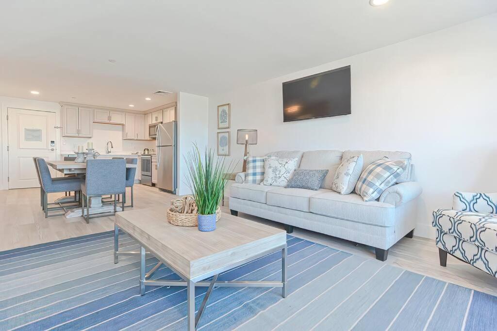 Downtown Plymouth Waterfront Luxury Condos Buitenkant foto
